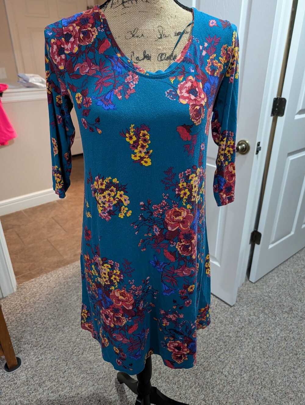 The Pioneer Woman Teal Floral V-Neck Midi Dress